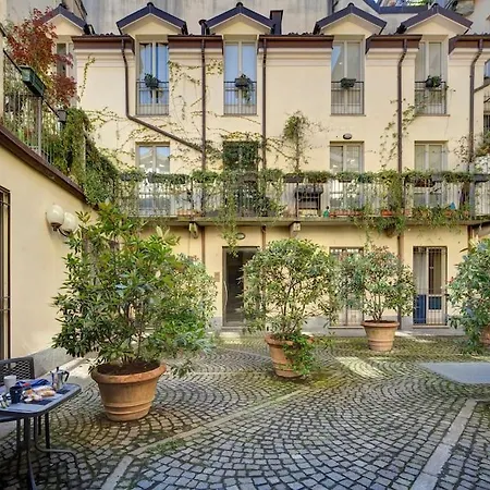 Stefano's Cozy Spot Apartment Turin